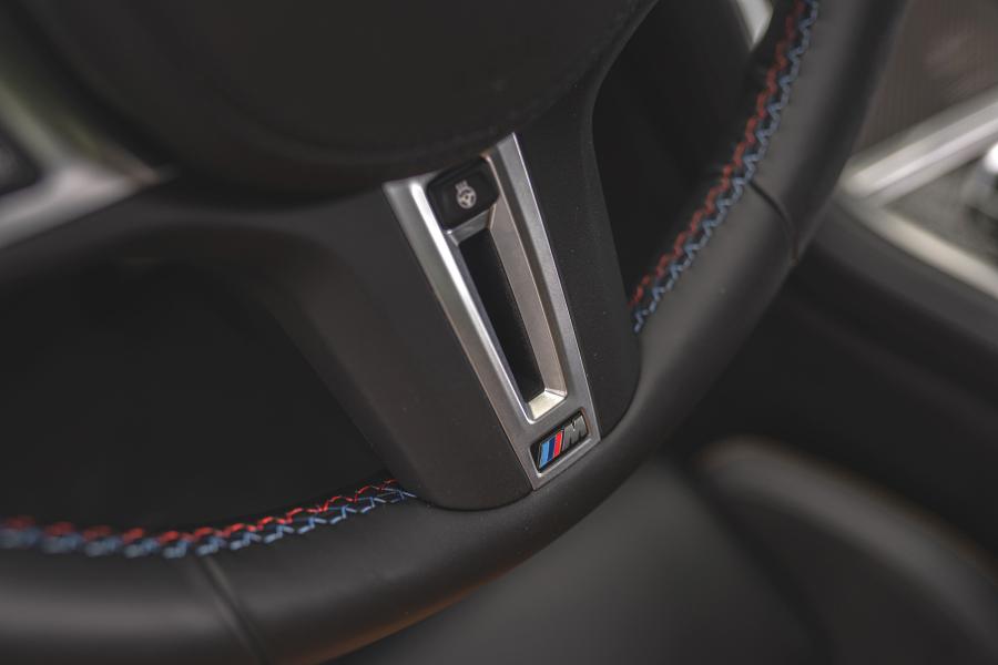 Детали интерьера BMW M8 Competition Coupe (F92) 2020 года  (NA) (фото 20 из 39)